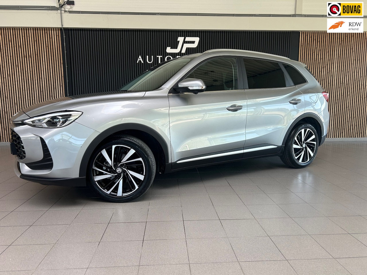 MG ZS - 1.5 Hybrid+ Luxury LEDER INTERIEUR|CAMERA|APPLECARPLAY|NAVI|PDC - AutoWereld.nl