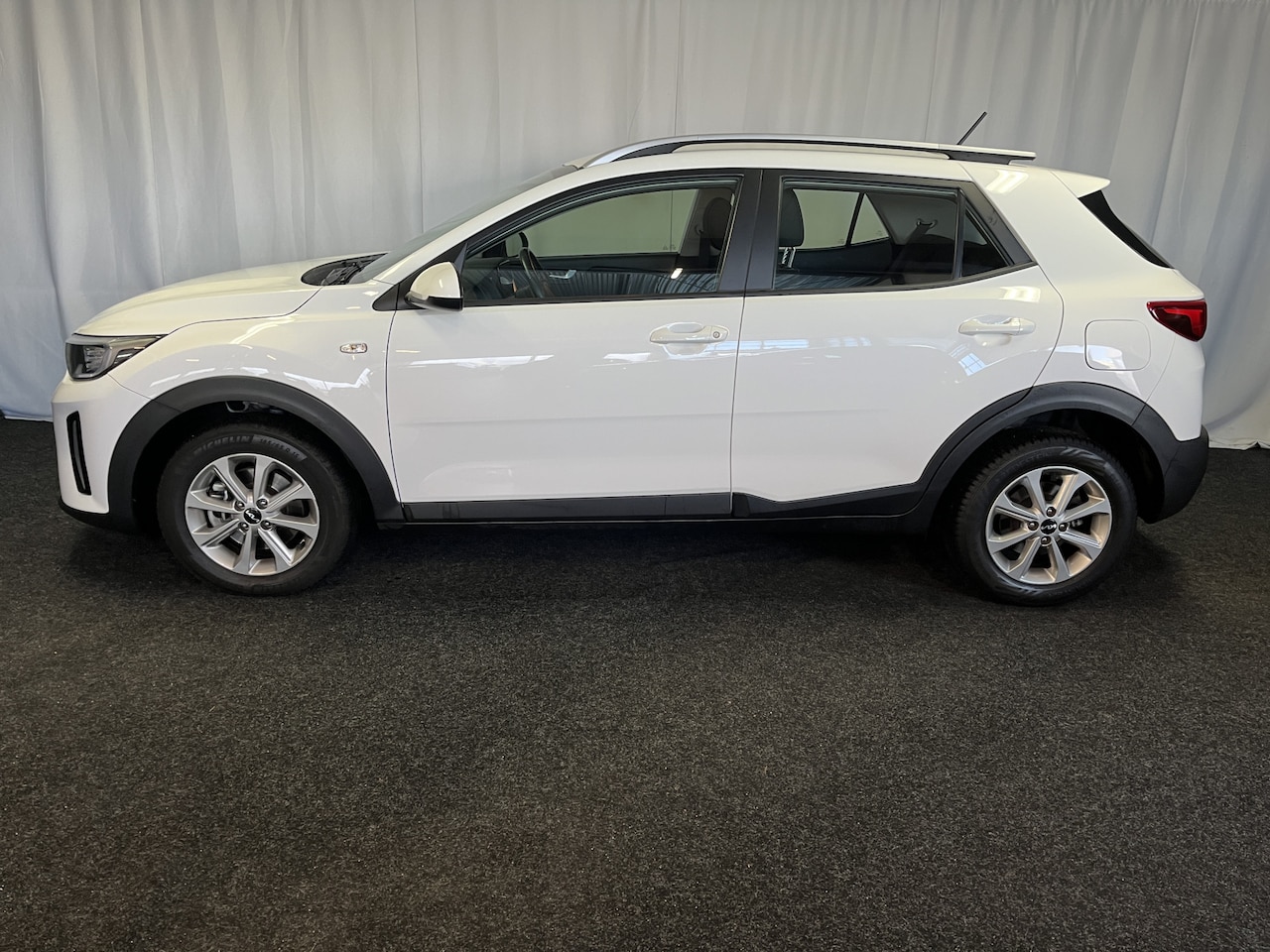 Kia Stonic - 1.0 T-GDi MHEV DynamicLine AIRCO/CAMERA/APPLE/CRUISE/NAP - AutoWereld.nl