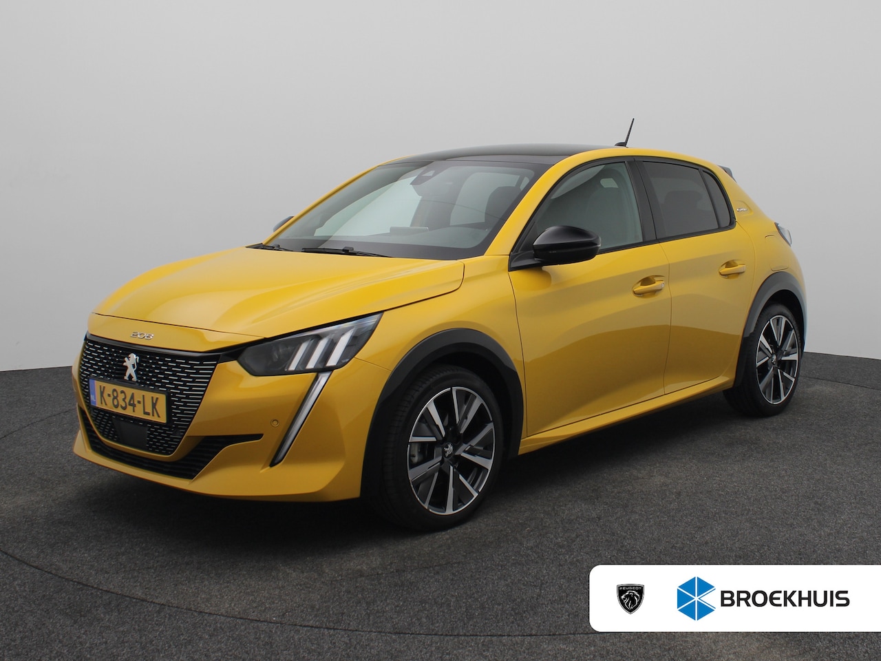 Peugeot 208 - 1.2 PureTech GT-Line Panoramadak | Camera | Cruise Control | Keyless | Apple Carplay/Andro - AutoWereld.nl