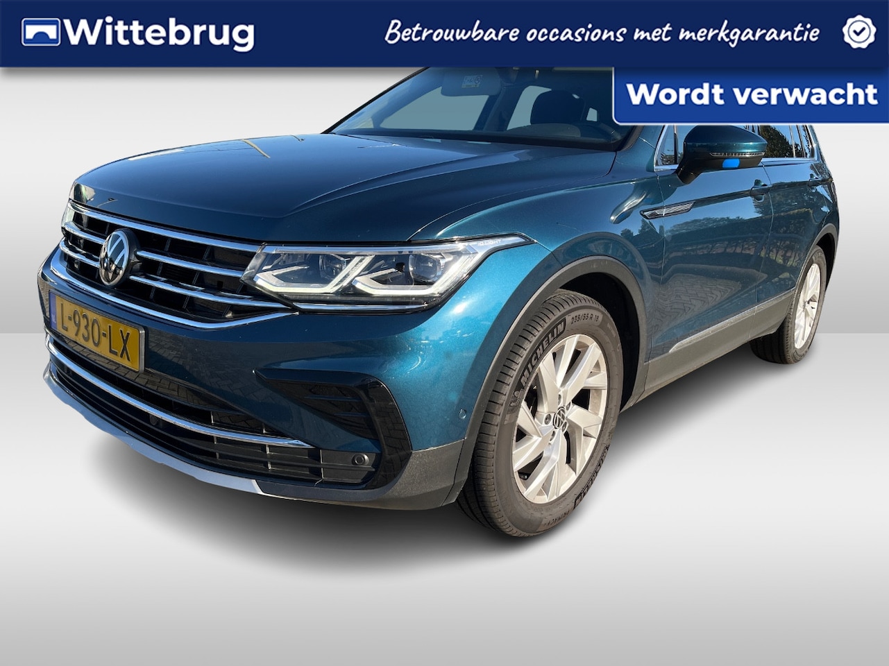 Volkswagen Tiguan - 1.5 TSI Elegance / Navigatie / App connect / Camera / Parkeer sensoren V+A / LED / Lichtme - AutoWereld.nl