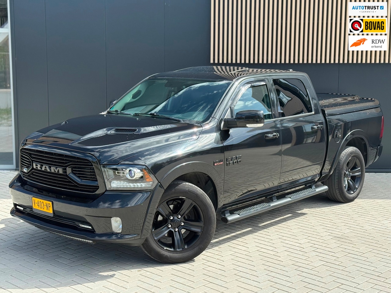 Dodge Ram 1500 - 5.7 V8 4x4 Crew Cab 5'7 Sport 5.7 V8 4x4 Crew Cab 5'7 Sport - AutoWereld.nl