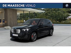 BMW iX1 - eDrive20 M Sport / Panoramadak / Trekhaak / Sportstoelen / Achteruitrijcamera / M Adaptief