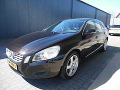 Volvo V60 - 1.6 T3 MOMENTUM