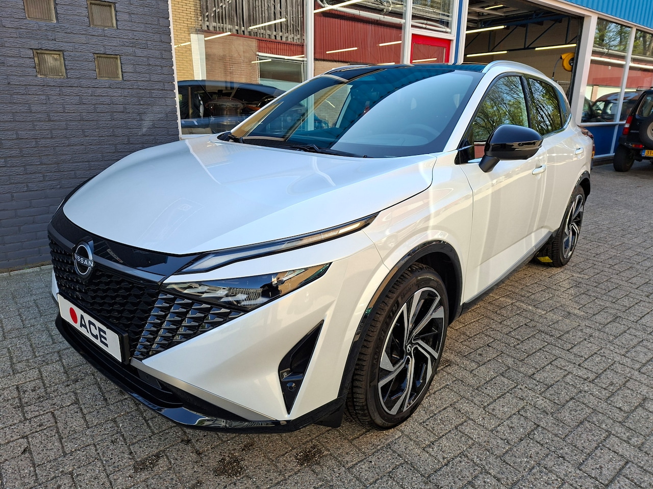 Nissan Qashqai - 1.3 MHEV Xtronic Tekna PLUS automaat Panoramadak RIJKLAAR - AutoWereld.nl