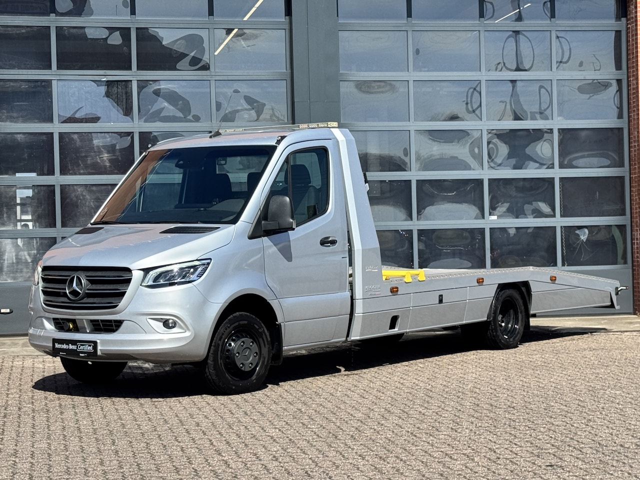 Mercedes-Benz Sprinter - 319 3.0 V6 Oprijwagen | Luchtvering | LED | DISTRONIC | Trekhaak | - AutoWereld.nl