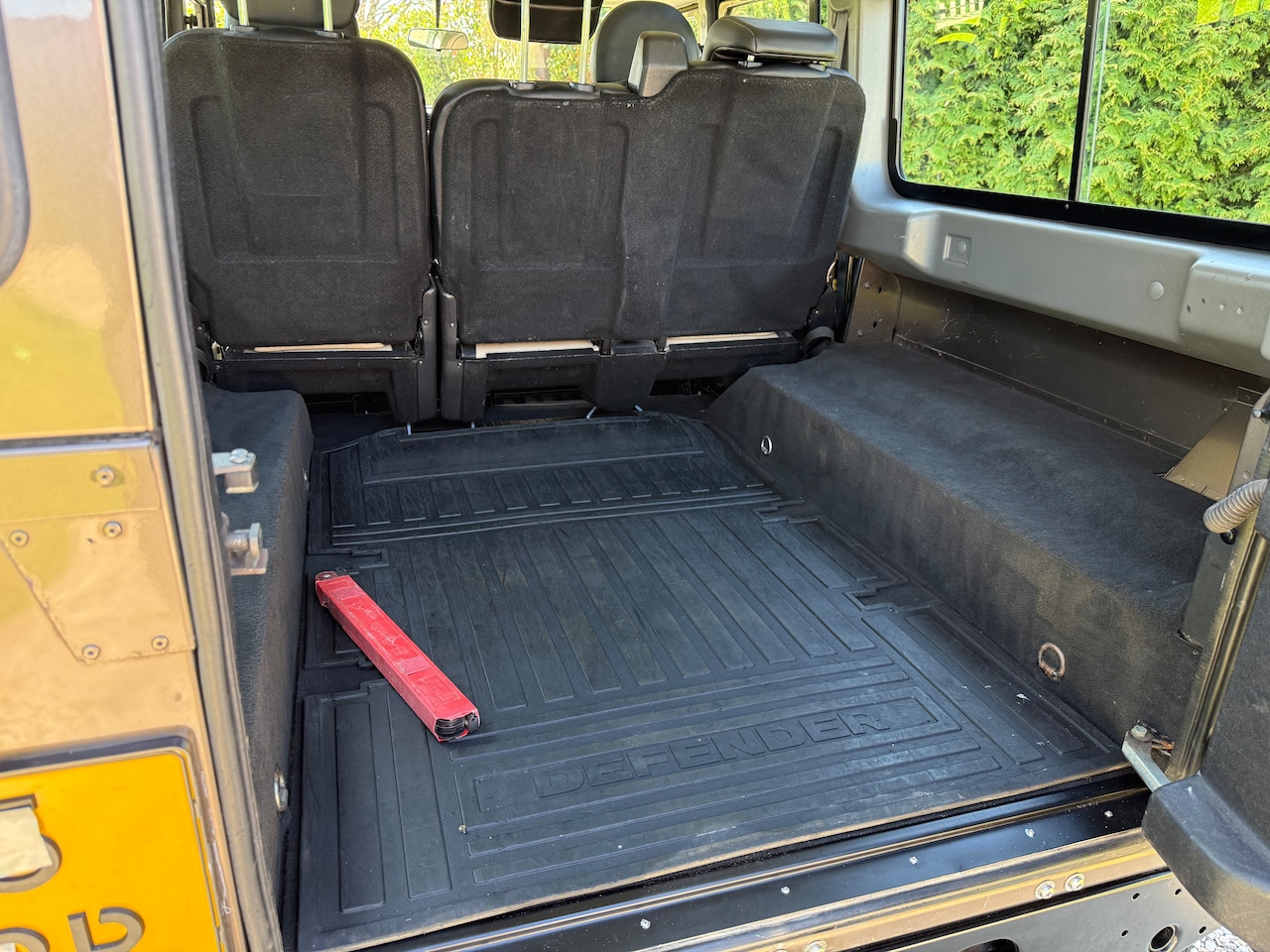 Land Rover Defender - 2.4 TD 110 SW Rough Van tweede eigenaar