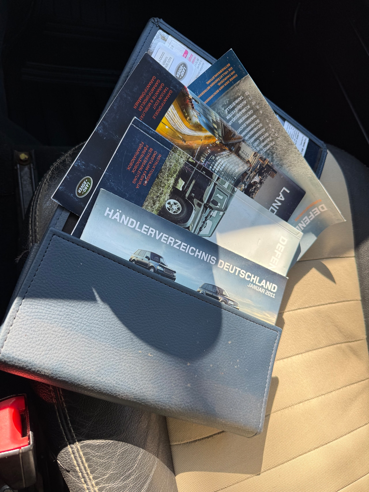 Land Rover Defender - 2.4 TD 110 SW Rough Van tweede eigenaar