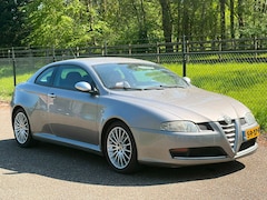 Alfa Romeo GT - 1.9 JTD Progression /Q2/LEER/Airco/