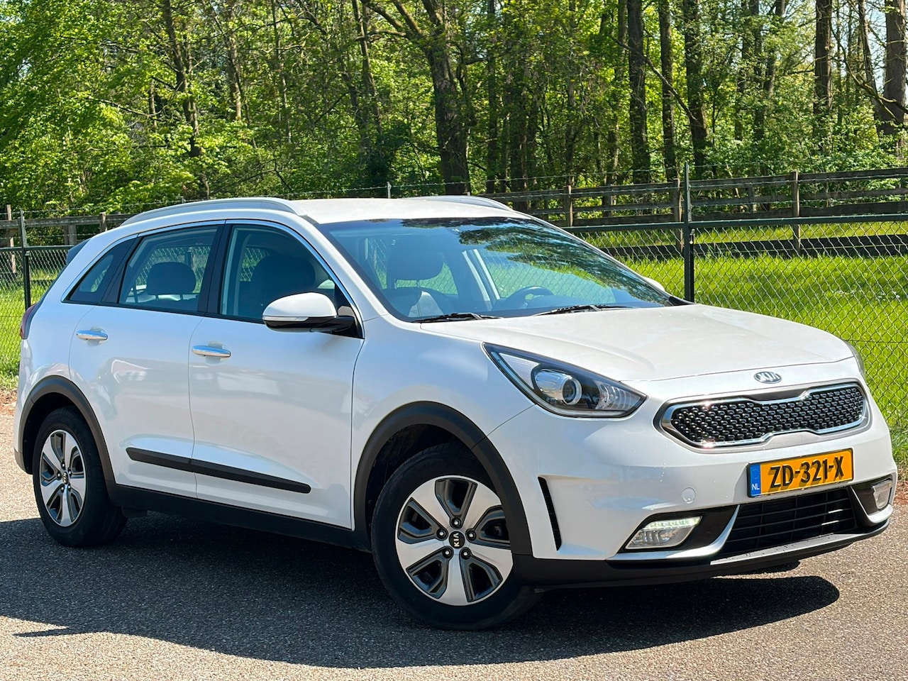 Kia Niro - 1.6 GDi Hybrid DynamicLine /Carplay/Trekhaak/Navi/Camera/ - AutoWereld.nl