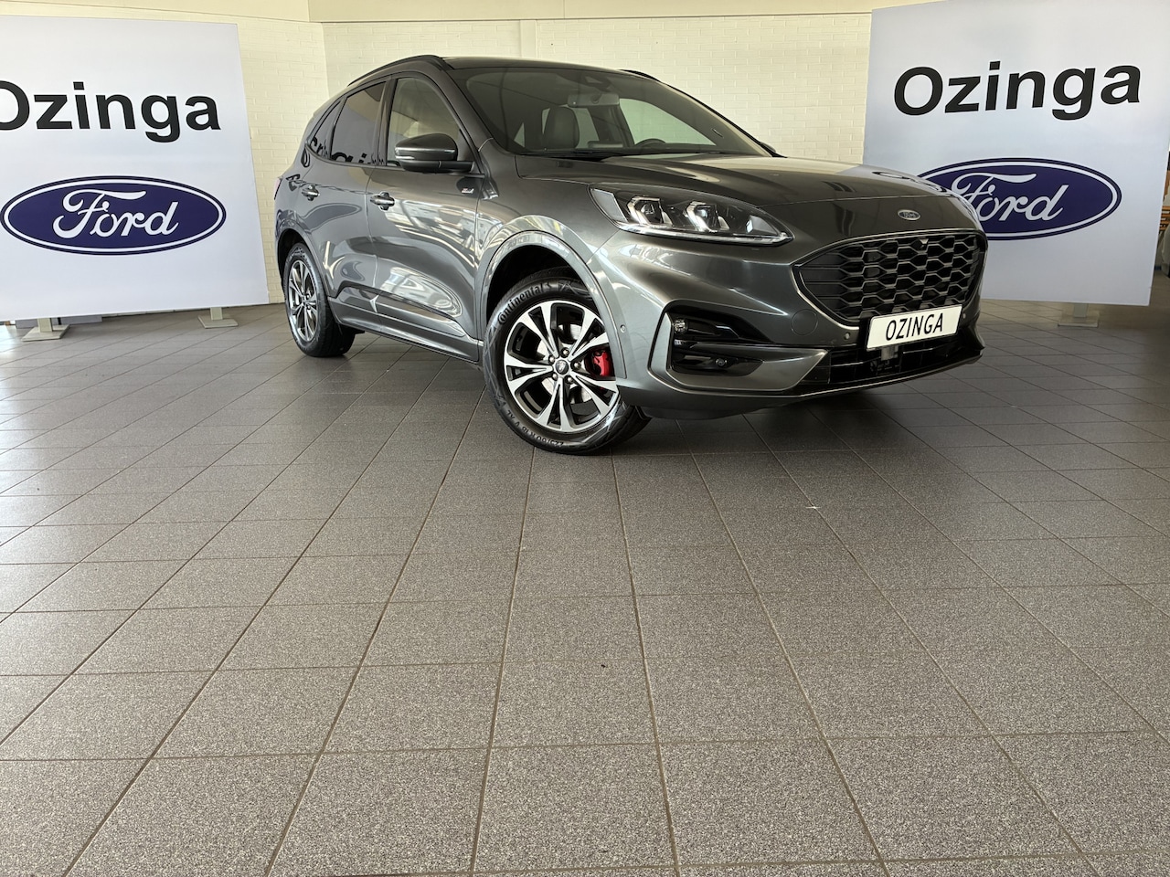 Ford Kuga - Hybride vol opties-pano-elektr.trekhaak 2.5 PHEV ST-Line X vol opties ST-Line X - AutoWereld.nl
