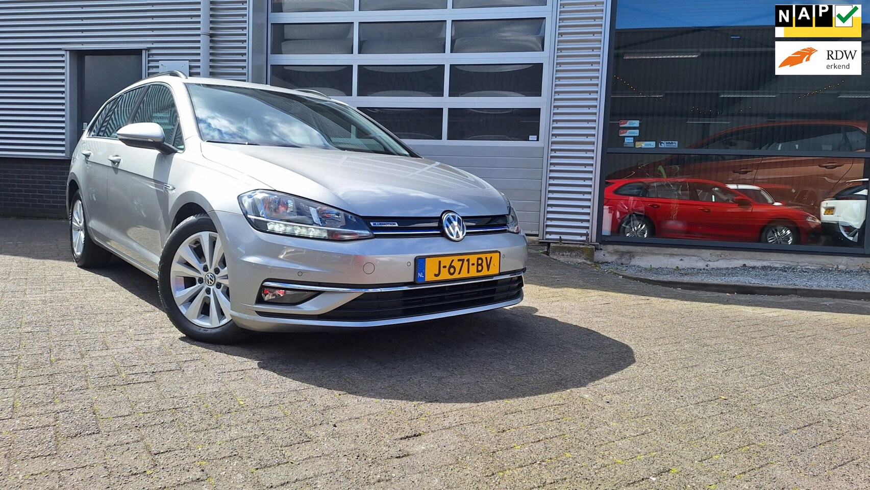 Volkswagen Golf Variant - 1.5 TSI Comfortline*Navigatie*Pdc*Voor Achter*Lm*Trekhaak*Enz - AutoWereld.nl
