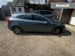 Volvo V40 - 1.6 T3 MOMENTUM
