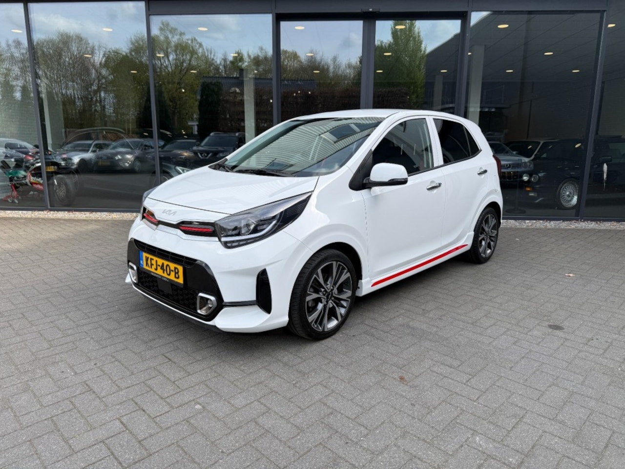 Kia Picanto - 1.2 85pk GT-Line 5Pers,Leer,Carplay,Clima,Camera,Dealer OH,PDC,NAP - AutoWereld.nl