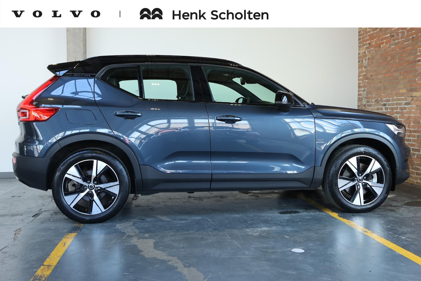 Volvo XC40 - T4 Recharge R-Design | Verwarmbare voorstoelen en stuurwiel | Adaptieve cruise control | K - AutoWereld.nl