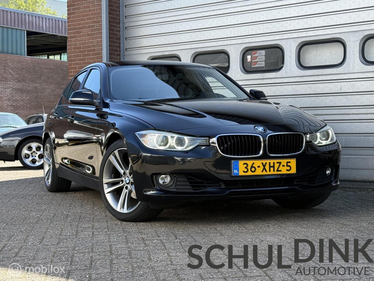 BMW 3-serie - 320i Upgrade Edition AUTOMAAT|SPORTSTOELEN - AutoWereld.nl