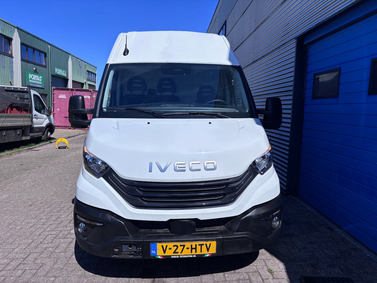 Iveco Daily - 35S16v Automaat L2H2 NL auto Trekhaak 3500 kg