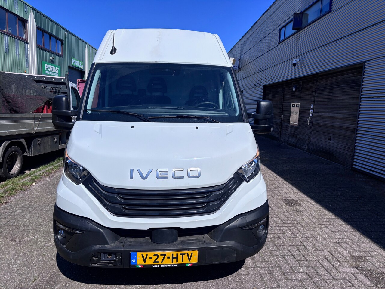 Iveco Daily - 35S16v Automaat L2H2 NL auto Trekhaak 3500 kg