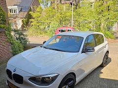 BMW 1-serie - 116i Business+ Sport Line