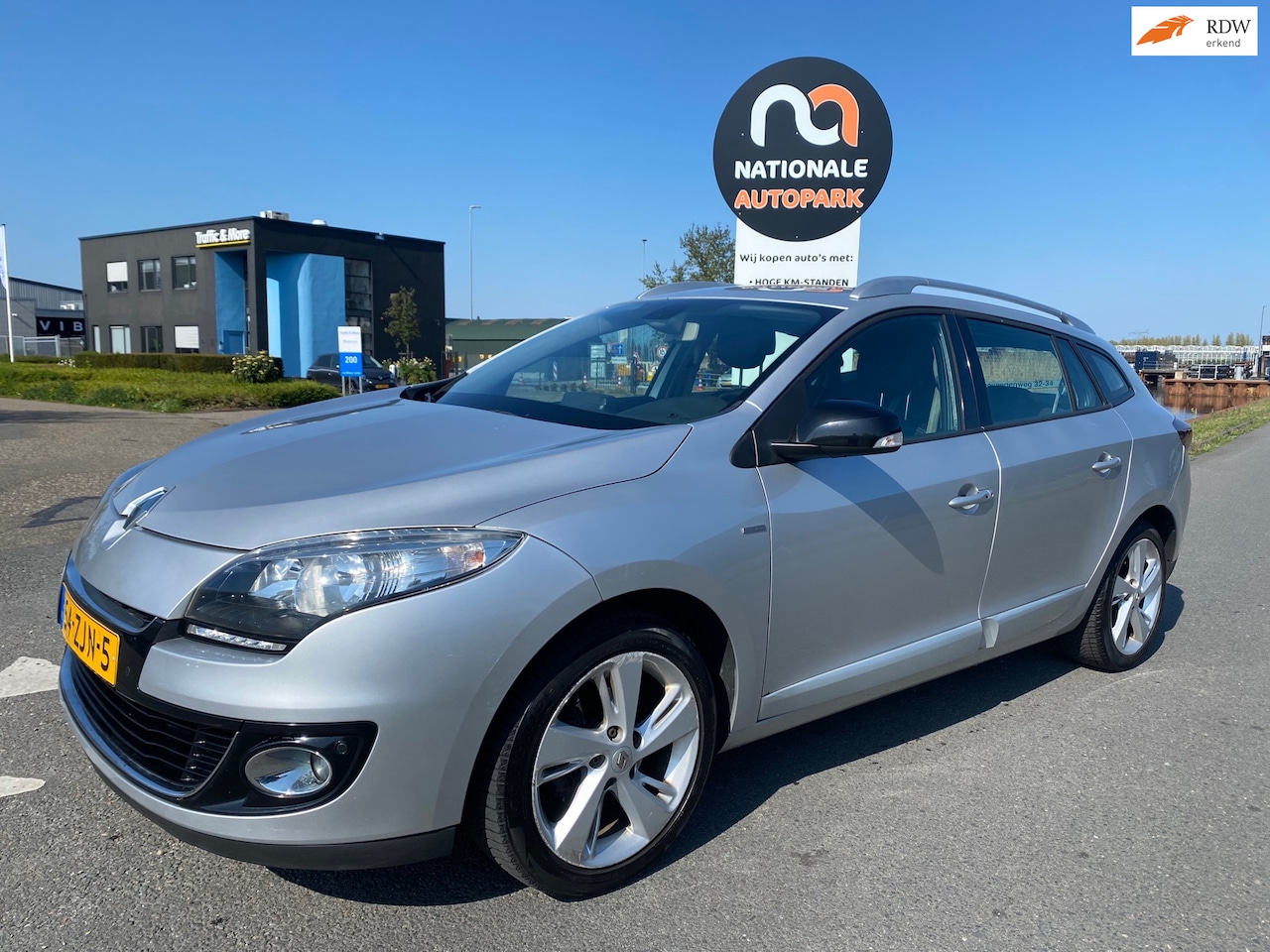 Renault Mégane Estate - 2012 * 1.5 dCi Bose * LED * LMV * AIRCO * - AutoWereld.nl