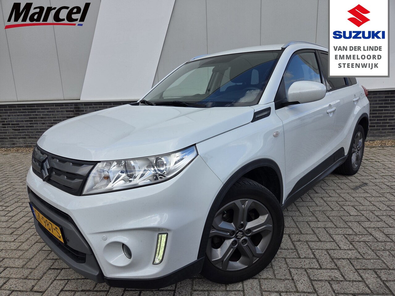 Suzuki Vitara - 1.6 Exclusive Trekhaak Cruisecontrol LM velgen PDC Achter - AutoWereld.nl