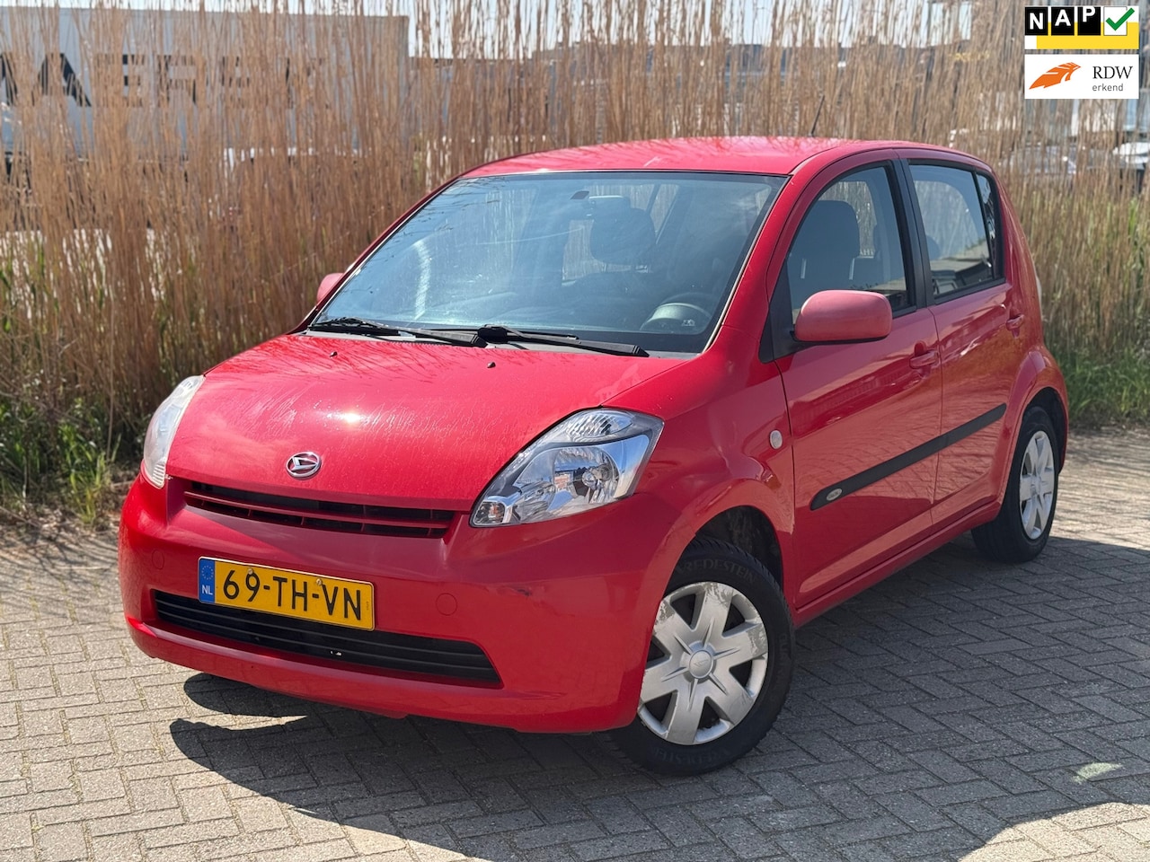 Daihatsu Sirion 2 - 1.0-12V Trend Elektrische Ramen 5d Apk tot 12-10-26 - AutoWereld.nl