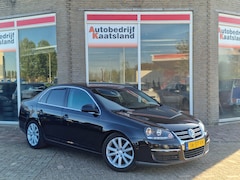 Volkswagen Jetta - 1.6 FSI Comfortline - Nieuwe APK - Clima - Cruise control