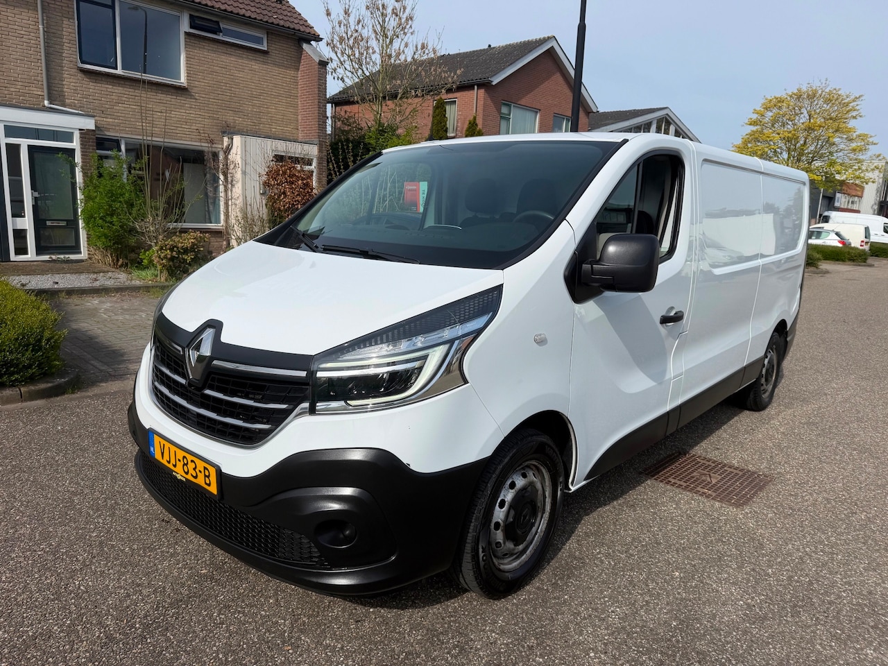 Renault Trafic - 2.0 dCi 120 T29 L2H1 DC Business 2.0 dCi 120 T29 L2H1 DC Business - AutoWereld.nl