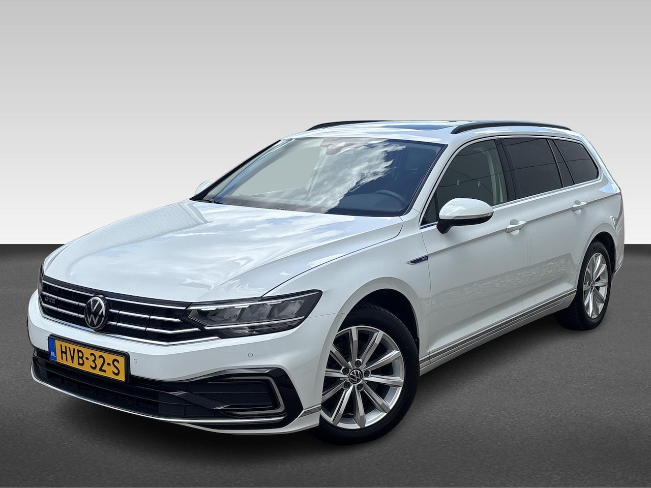 Volkswagen Passat Variant - 1.4 TSI PHEV GTE Business  | automaat | schuifdak - AutoWereld.nl
