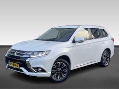 Mitsubishi Outlander - 2.0 PHEV instyle | Leder | Navigatie