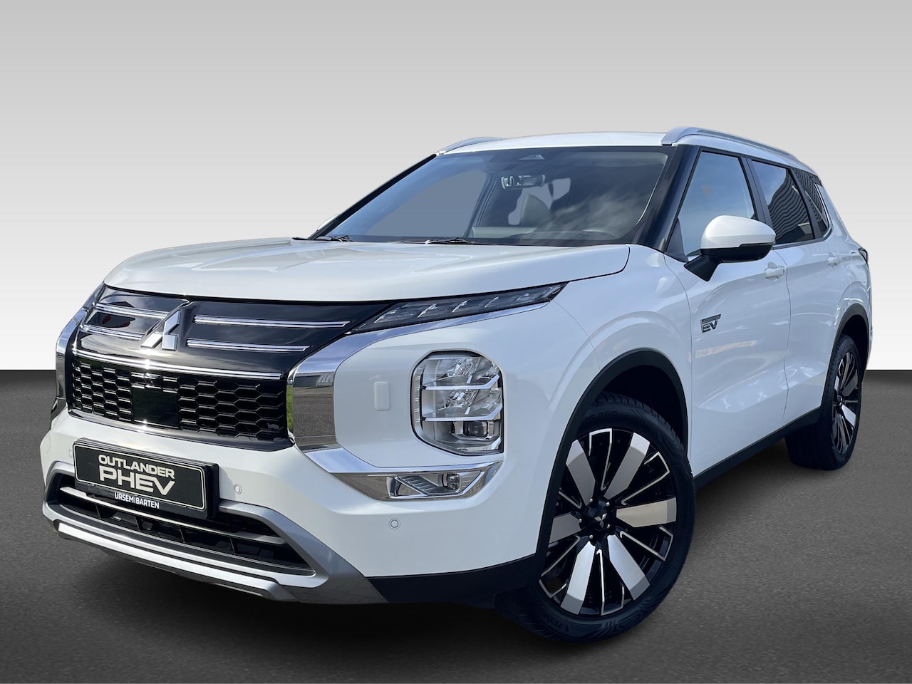 Mitsubishi Outlander - 2.4 PHEV Business Edition Lage bijtelling € 49.990,-!! - AutoWereld.nl