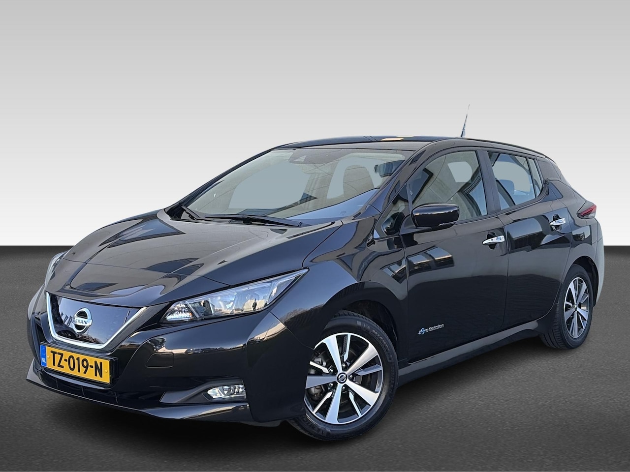 Nissan LEAF - Acenta 40 kWh | Stuur-Stoelverwarming | Carplay - AutoWereld.nl