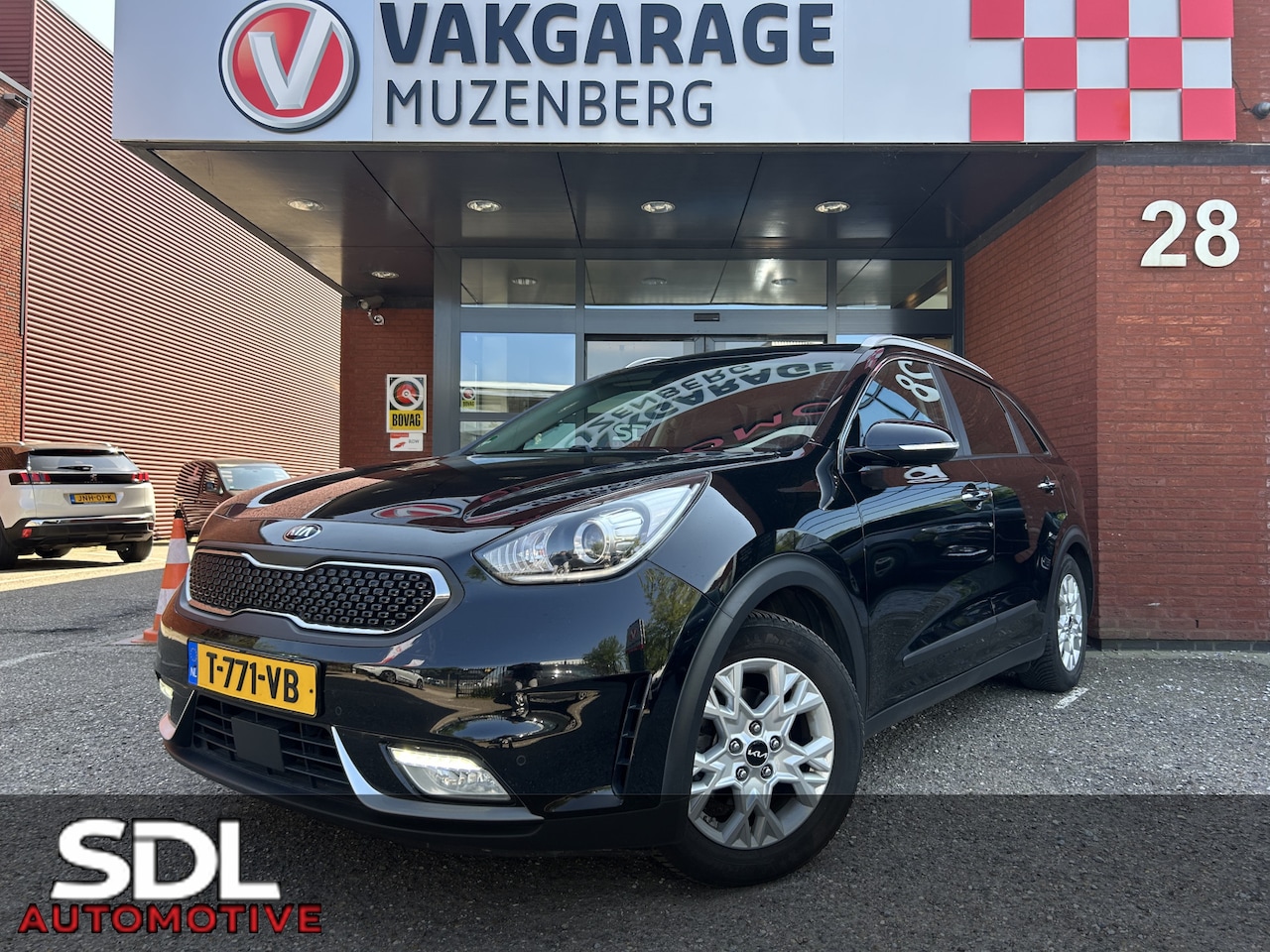 Kia Niro - 1.6 GDi Hybrid Executiveline // LED // NAVI + CARPLAY // SCUIFKANTELDAK // CLIMA // CAMERA - AutoWereld.nl