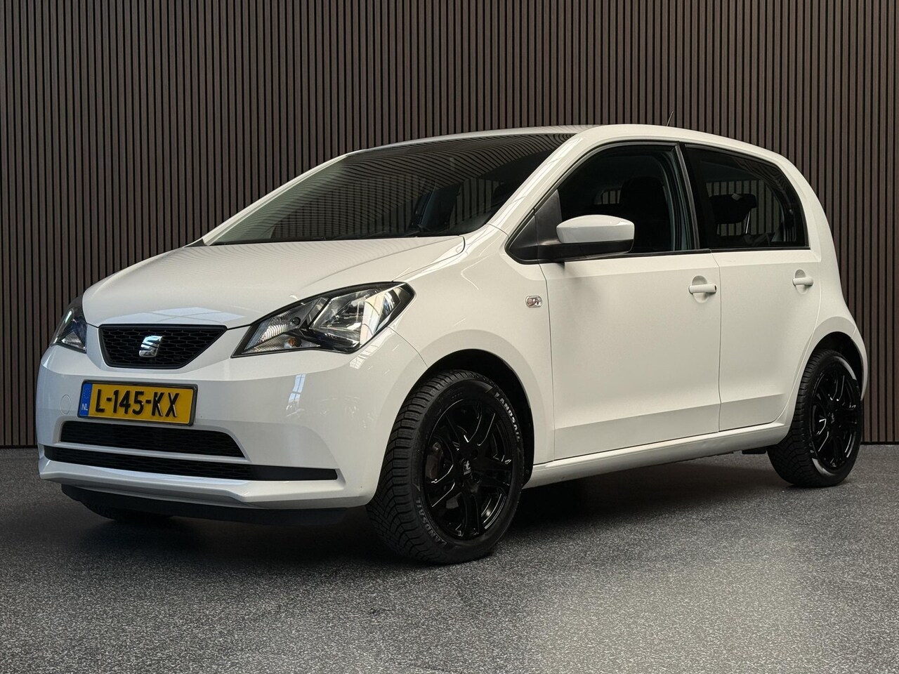 SEAT Mii - 1.0 Style | Airco | 5 Deurs | Nwe koppeling & nwe banden! - AutoWereld.nl