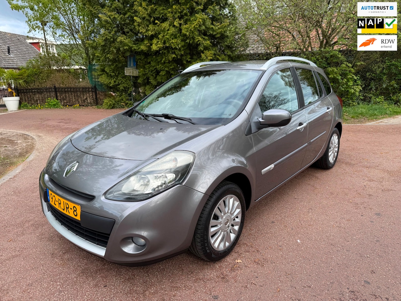 Renault Clio Estate - 1.2 TCE Collection Airco / Cruise / Trekhaak / NAP / APK - AutoWereld.nl