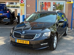 Skoda Octavia Combi - 1.5 TSI Greentech Business | Trekhaak | Automaat | Apple Carplay | Cruise-control | Park.