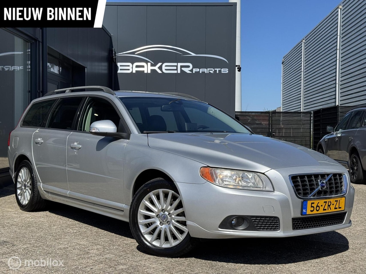 Volvo V70 - 2.5T - Nette staat - Leder - Stoelverwarming -Navi - AutoWereld.nl