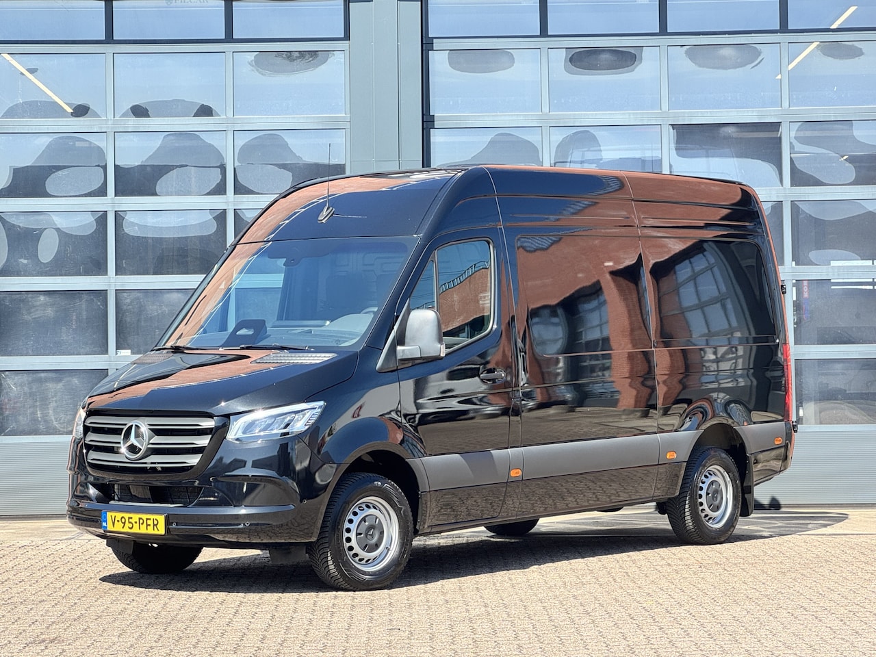 Mercedes-Benz Sprinter - 317 L2H2 | LED | Cruise | Camera | Certified 24 mnd garantie - AutoWereld.nl