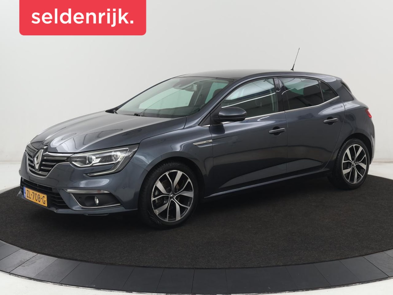 Renault Mégane - 1.3 TCe Bose | Camera | Carplay | Park Assist | Navigatie | Half leder | Keyless | Climate - AutoWereld.nl