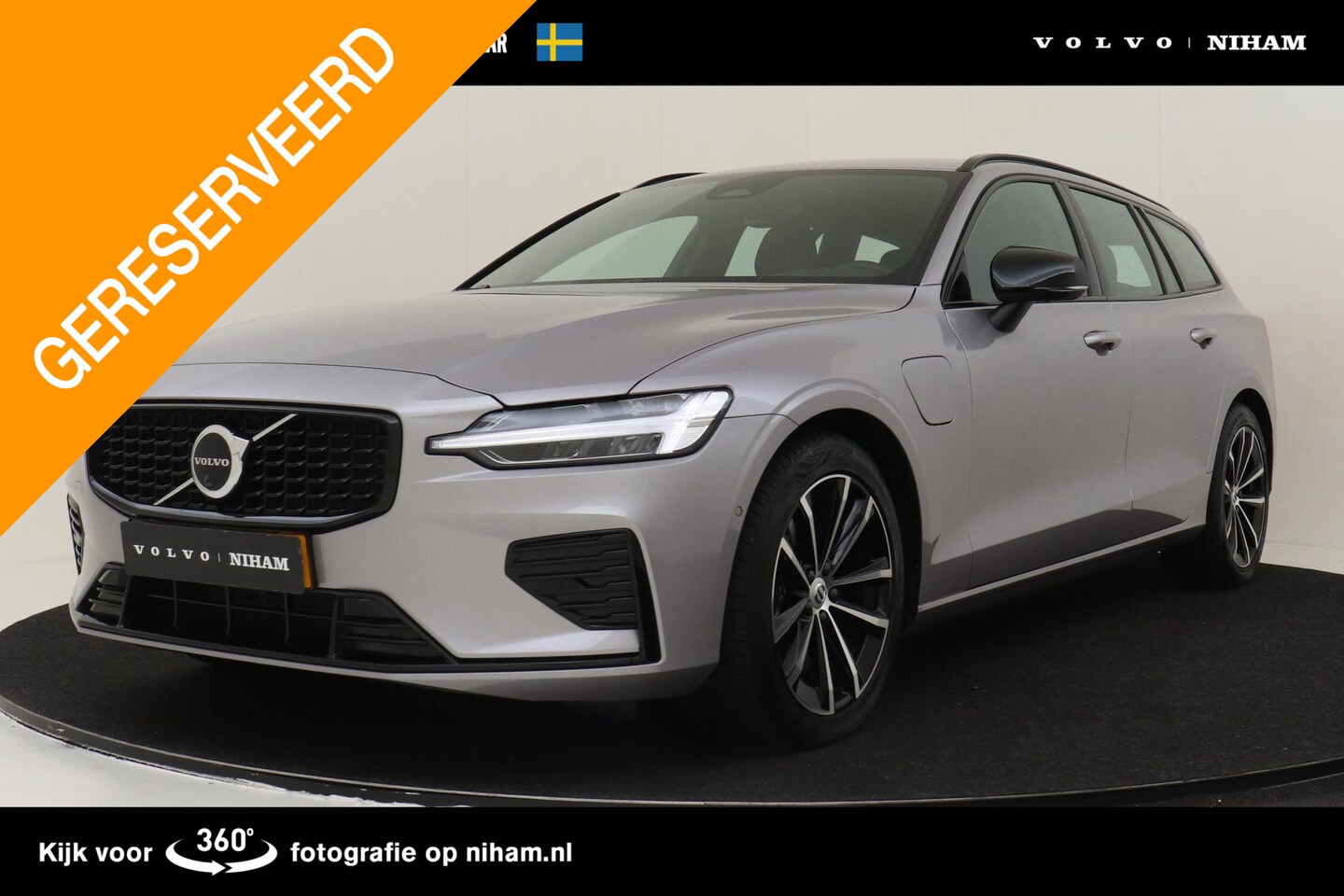 Volvo V60 - T6 PLUG-IN HYBRID AWD PLUS DARK -HARMAN/KARDON|360°CAM|BLIS|TREKHAAK|POWER-SEATS - AutoWereld.nl