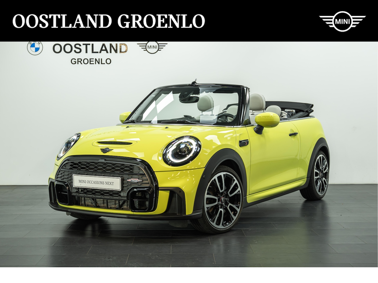 MINI Cabrio - Cooper S JCW Automaat / Sportstoelen / Comfort Access / Achteruitrijcamera / Cruise Contro - AutoWereld.nl