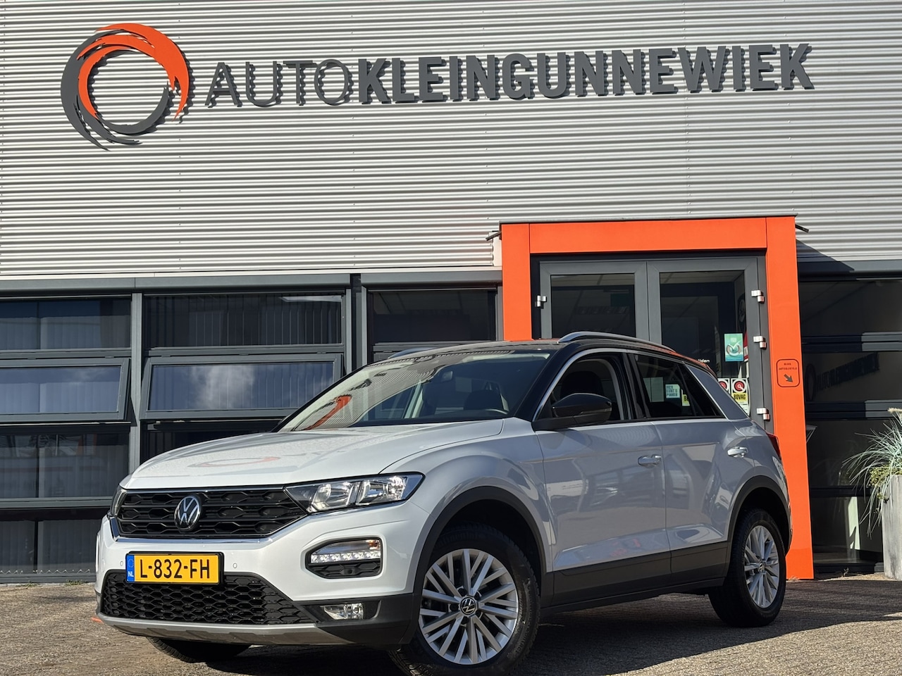 Volkswagen T-Roc - 1.0 TSI Style Business / Cruise Control / NL Auto / Navi / Applecarplay/AndroidAuto / - AutoWereld.nl
