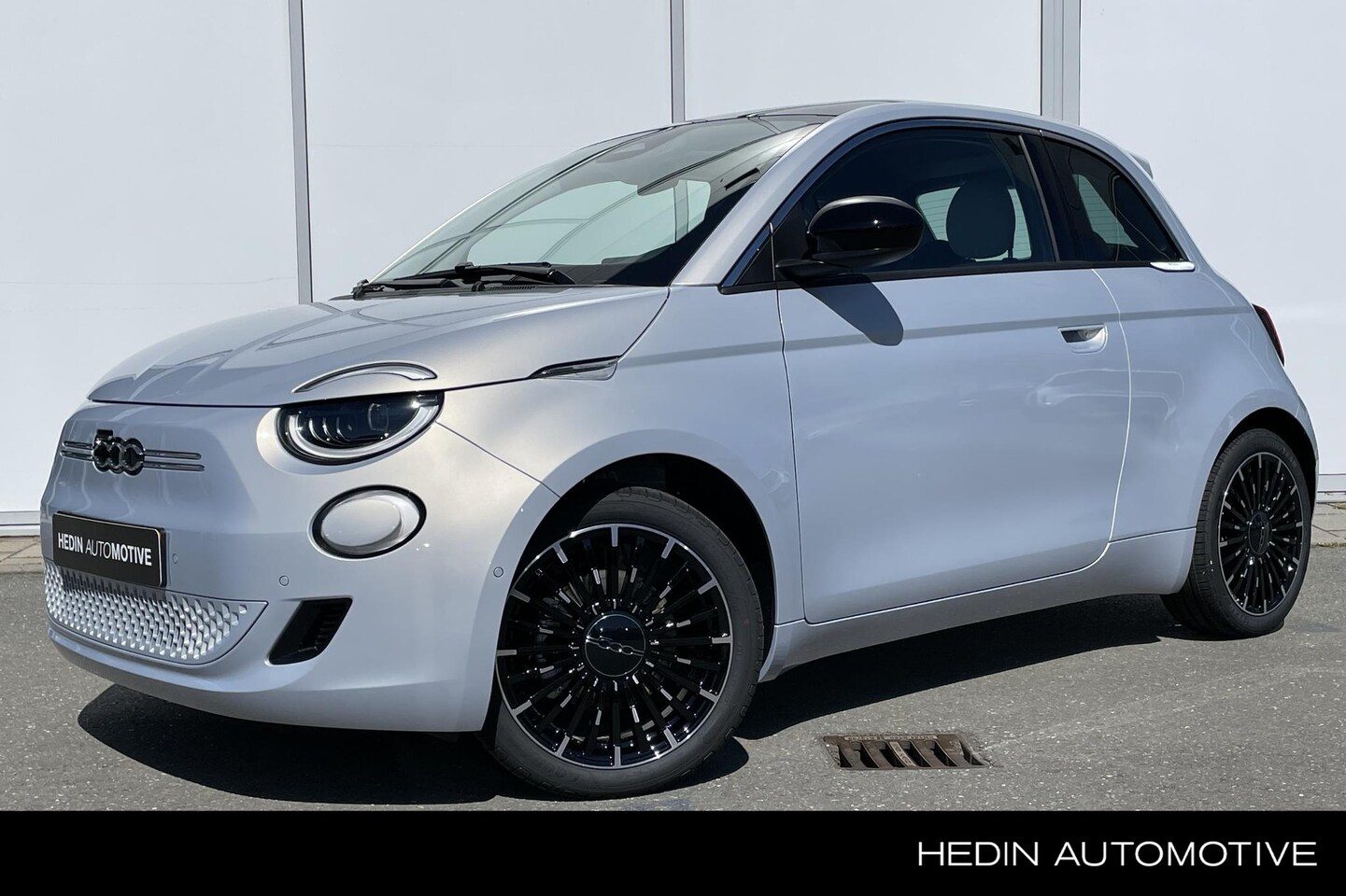 Fiat 500 - La Prima 42 kWh | Navigatie | Camera | Panorama Dak | 17" LM Velgen - AutoWereld.nl