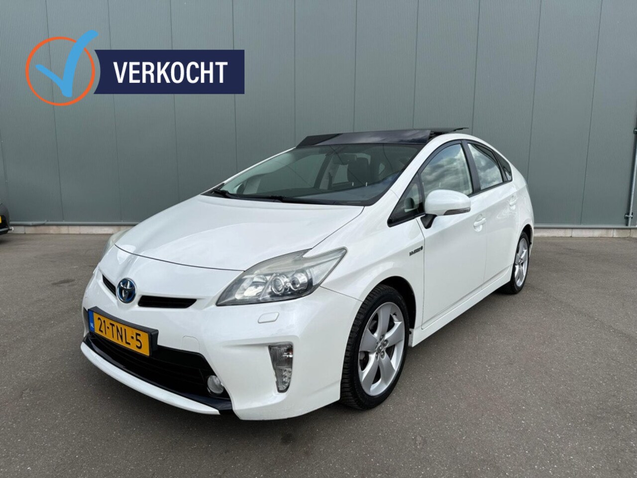 Toyota Prius - 1.8 Dynamic Bns PANORAMADAK | SOLAR | HUD ! - AutoWereld.nl