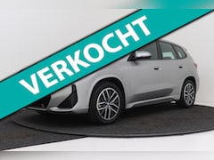 BMW iX1 - EDrive20 67 kWh | Uitklap Trekhaak | Org NL | M-Sport | 18.000 KM | Camera |