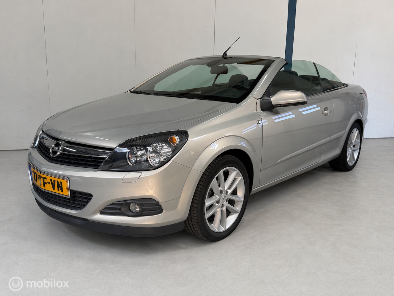 Opel Astra TwinTop - 1.6 Cosmo NL-AUTO - AutoWereld.nl