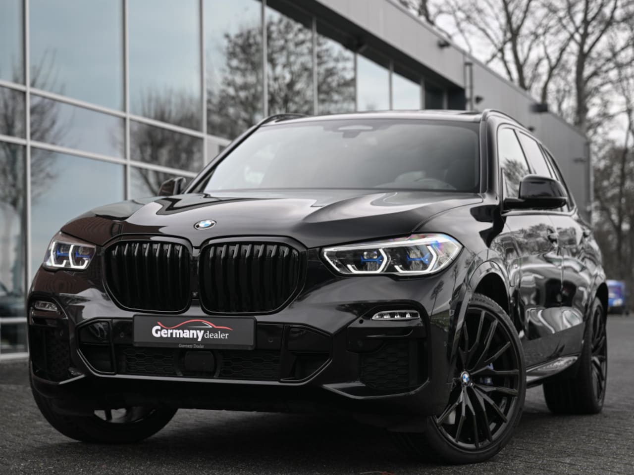 BMW X5 - xDrive45e 394pk M-Sportpakket Lucht Pano 22-Inch Comf-Zetels Camera M-Rem Head-Up Tr-Haak - AutoWereld.nl