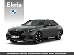 BMW 5-serie - 550e xDrive M Sportpakket Pro | Innovation Pack | Comfort Pack | Travel Pack | Parking Ass
