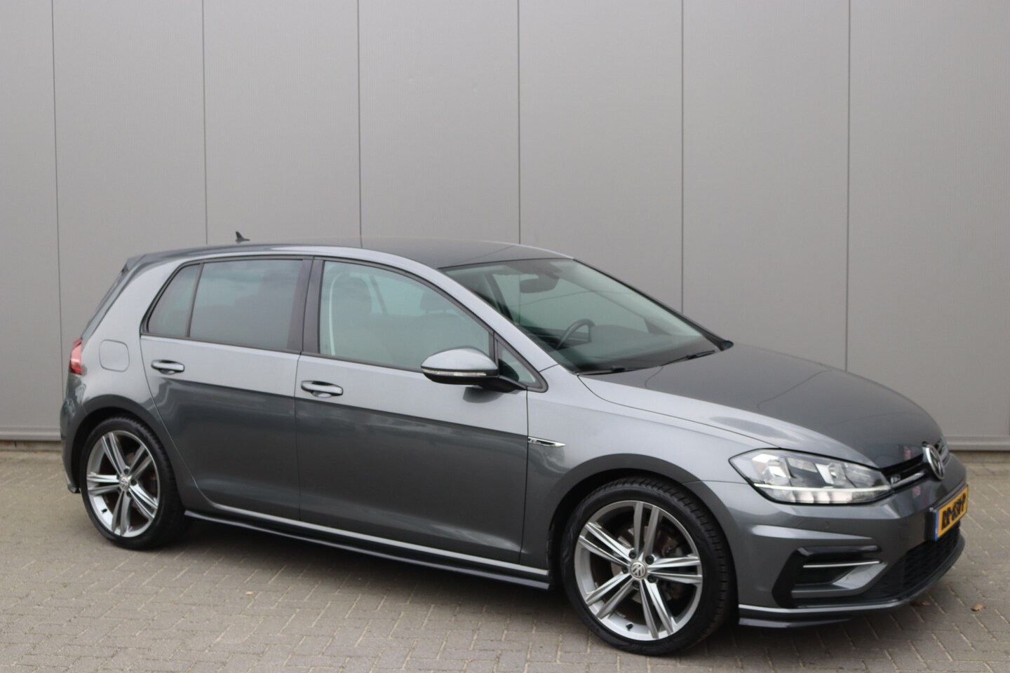 Volkswagen Golf - 1.5 TSI 150PK Highline Business R Navigatie/Camera/Stoelverwarming/Adaptive-cruisecontrol - AutoWereld.nl