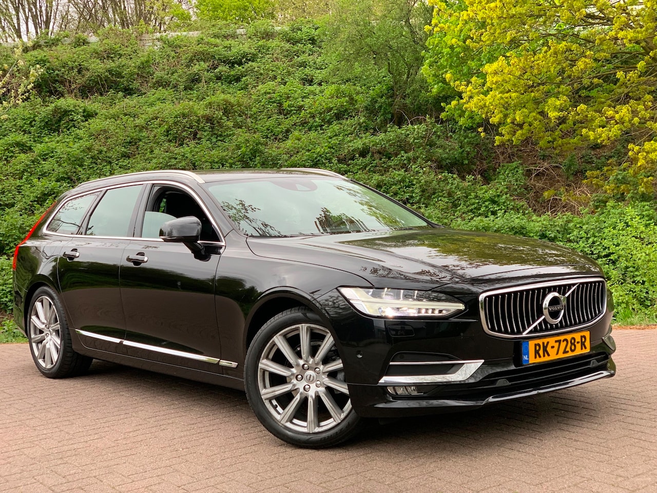 Volvo V90 - 2.0 D4 Inscription 190PK LEDER PILOT 19'' 2018 - AutoWereld.nl