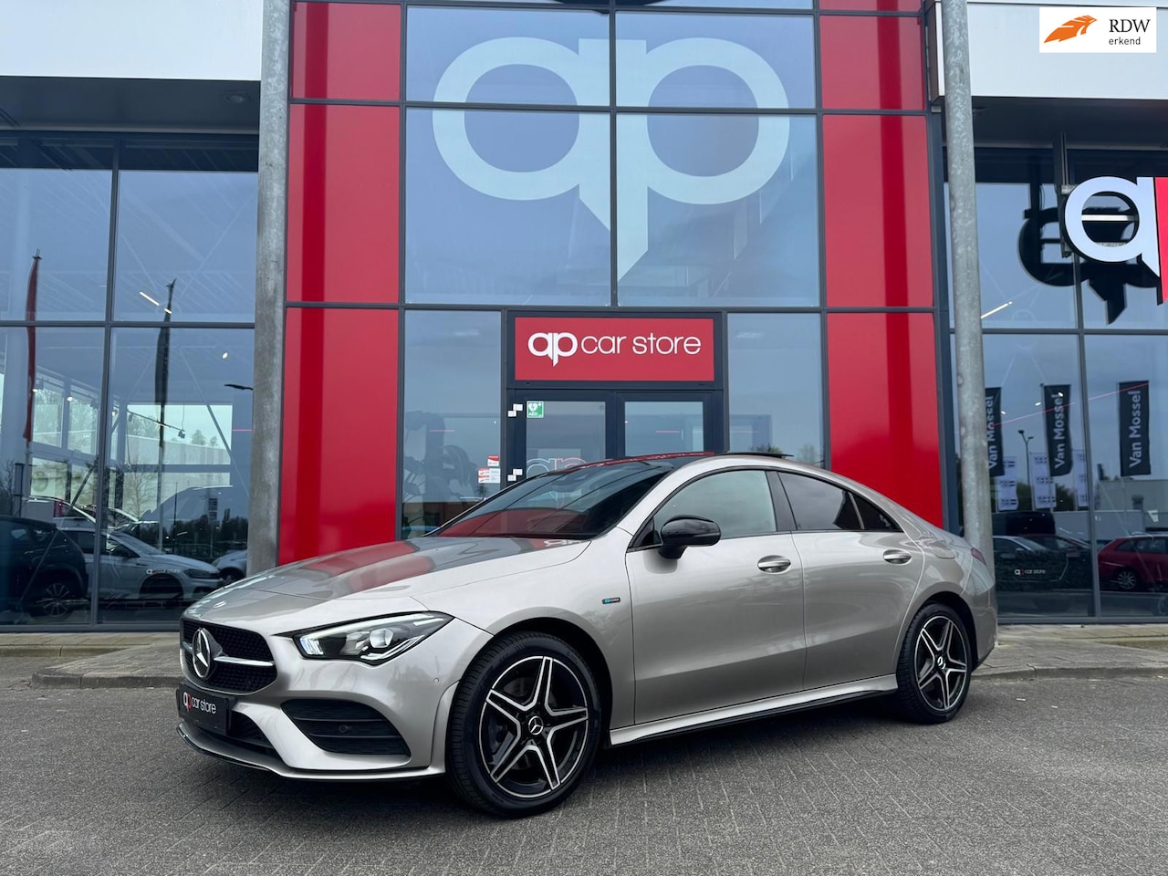 Mercedes-Benz CLA-Klasse - 250 e Premium AMG | Panorama | Camera | Sfeerverlichting | BTW - AutoWereld.nl